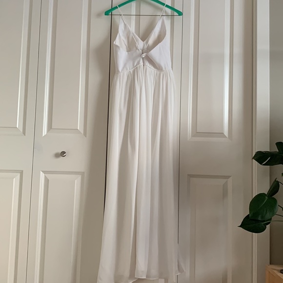 White gown - Picture 2 of 5